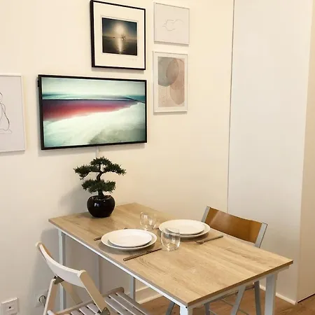 Cozy 15min Ladefense 20min Champselysees *